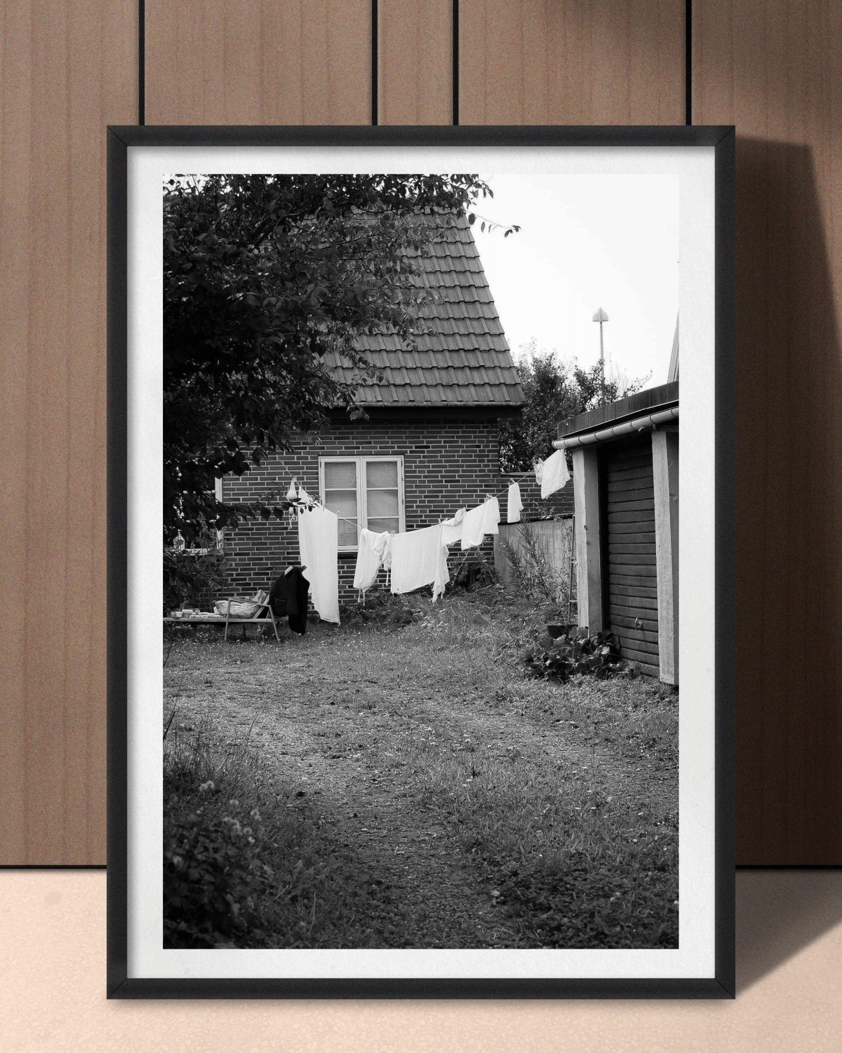 Silent Backyard nordisk kunstplakat fra EKKOVISUALS