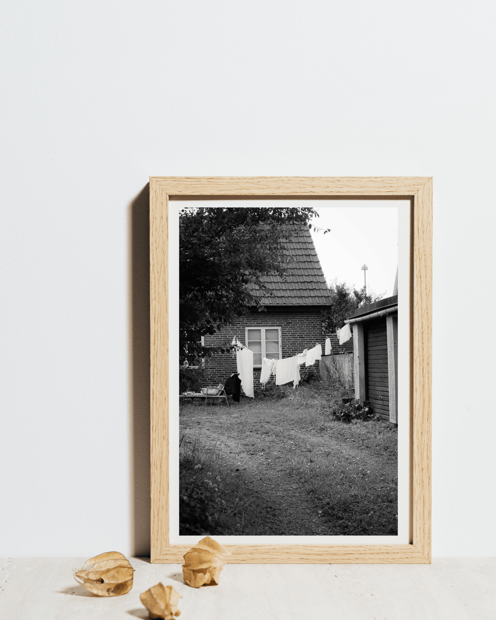 Silent Backyard nordisk kunstplakat fra EKKOVISUALS